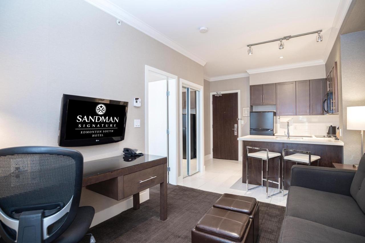 Sandman Signature Edmonton South Hotel Extérieur photo