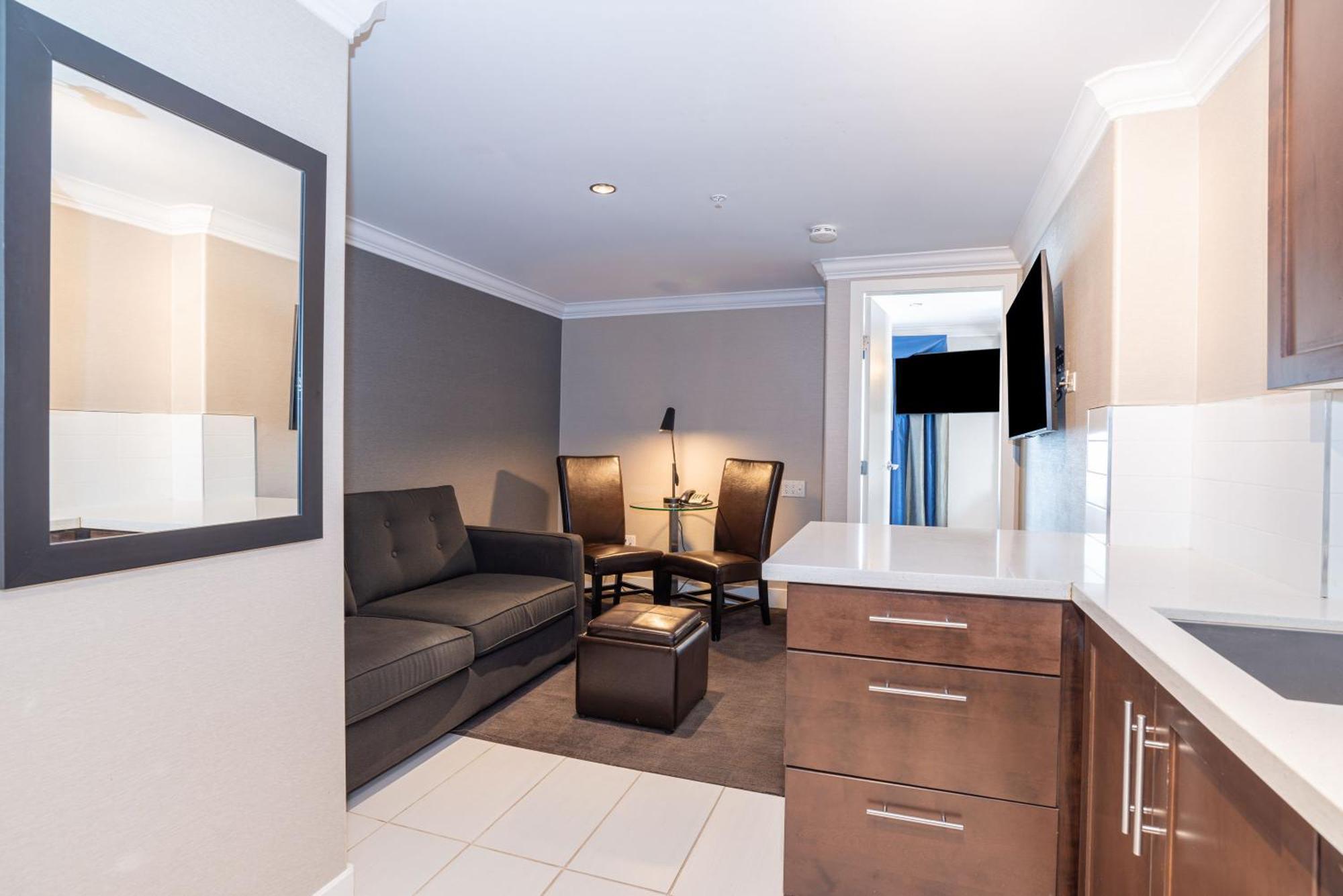 Sandman Signature Edmonton South Hotel Extérieur photo