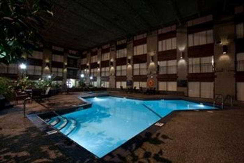 Sandman Signature Edmonton South Hotel Extérieur photo