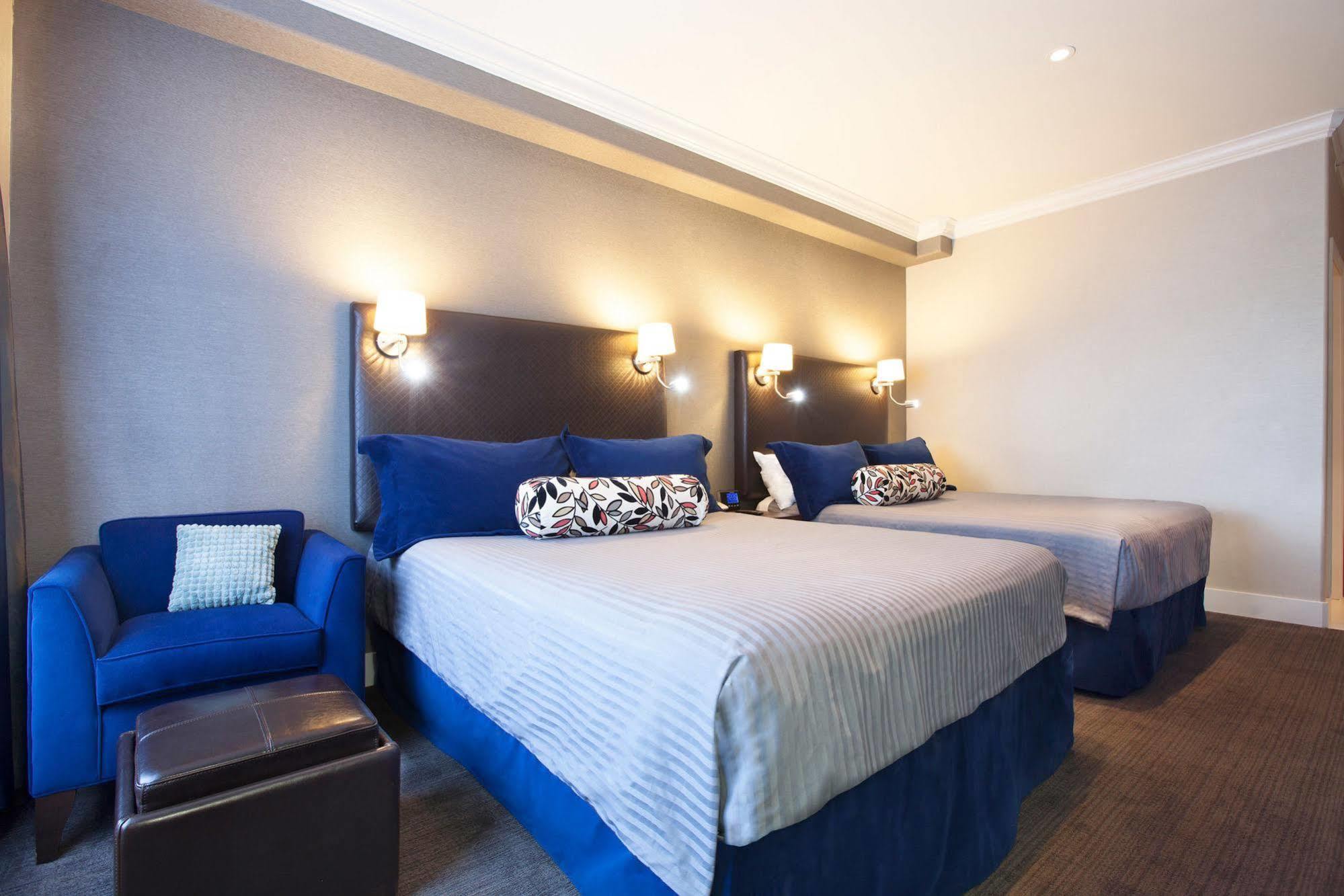 Sandman Signature Edmonton South Hotel Extérieur photo